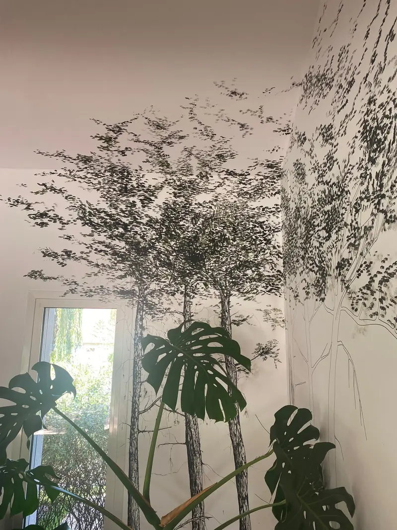 La forêt murale et les plantes du salon