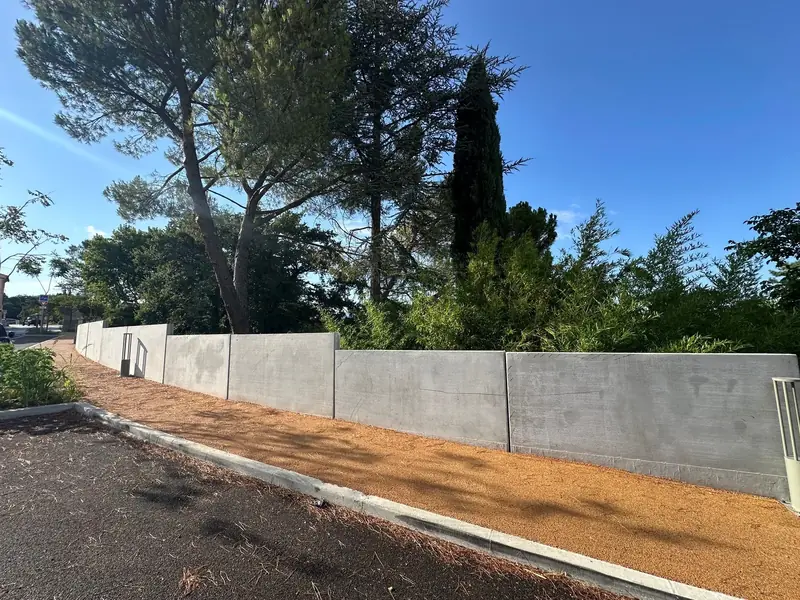 Le mur de clôture aujourd'hui